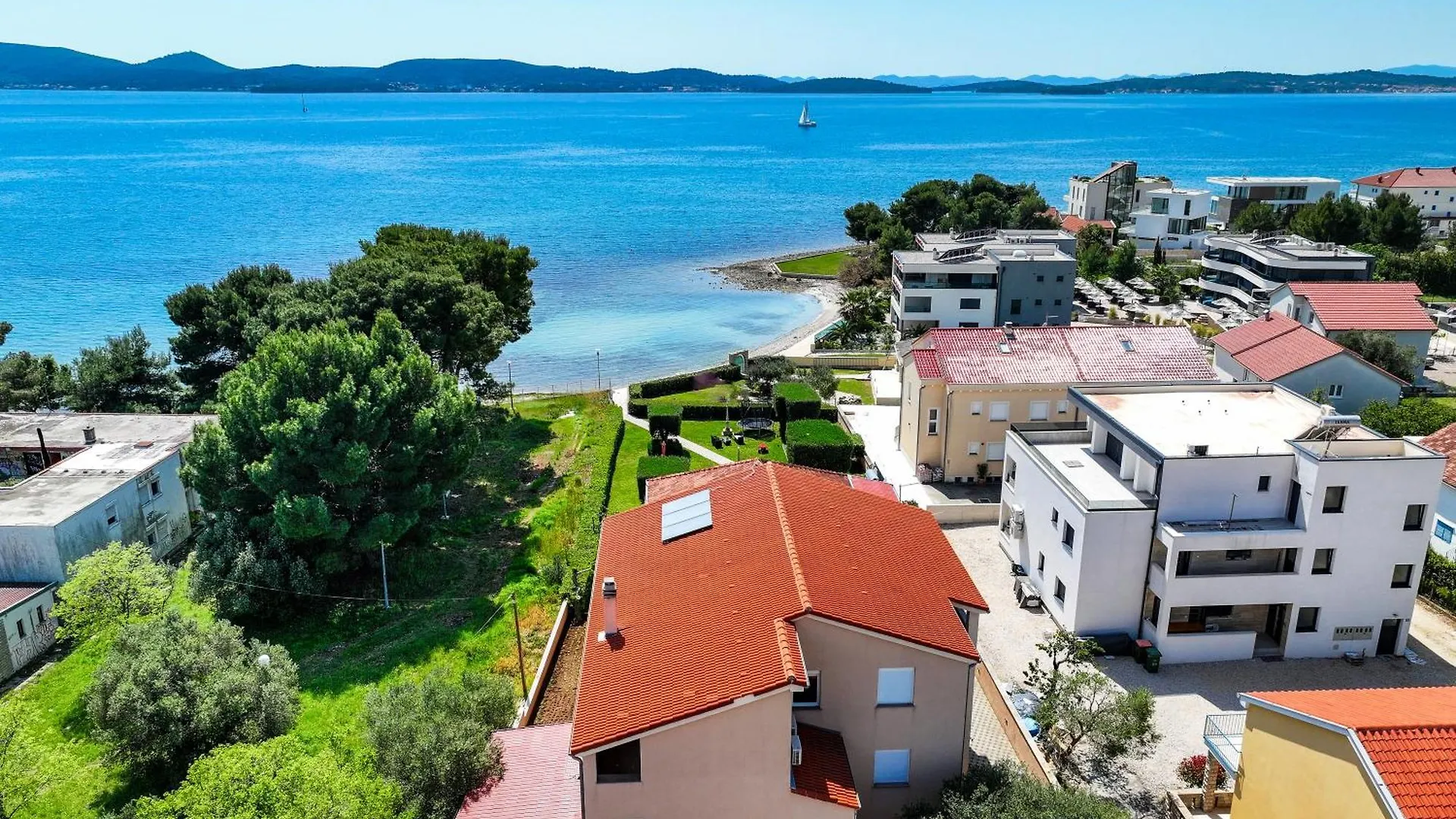 Apartments Becky On A Sandy Beach Without Crowd Sukošan